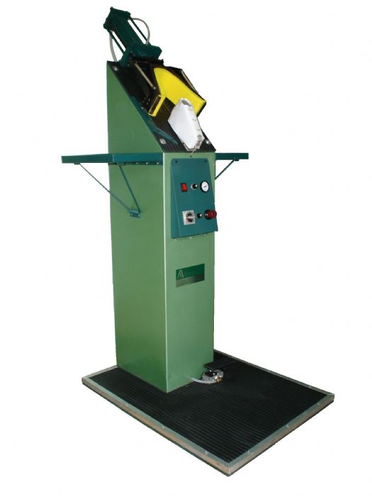 Máquina para conformar contrafuerte